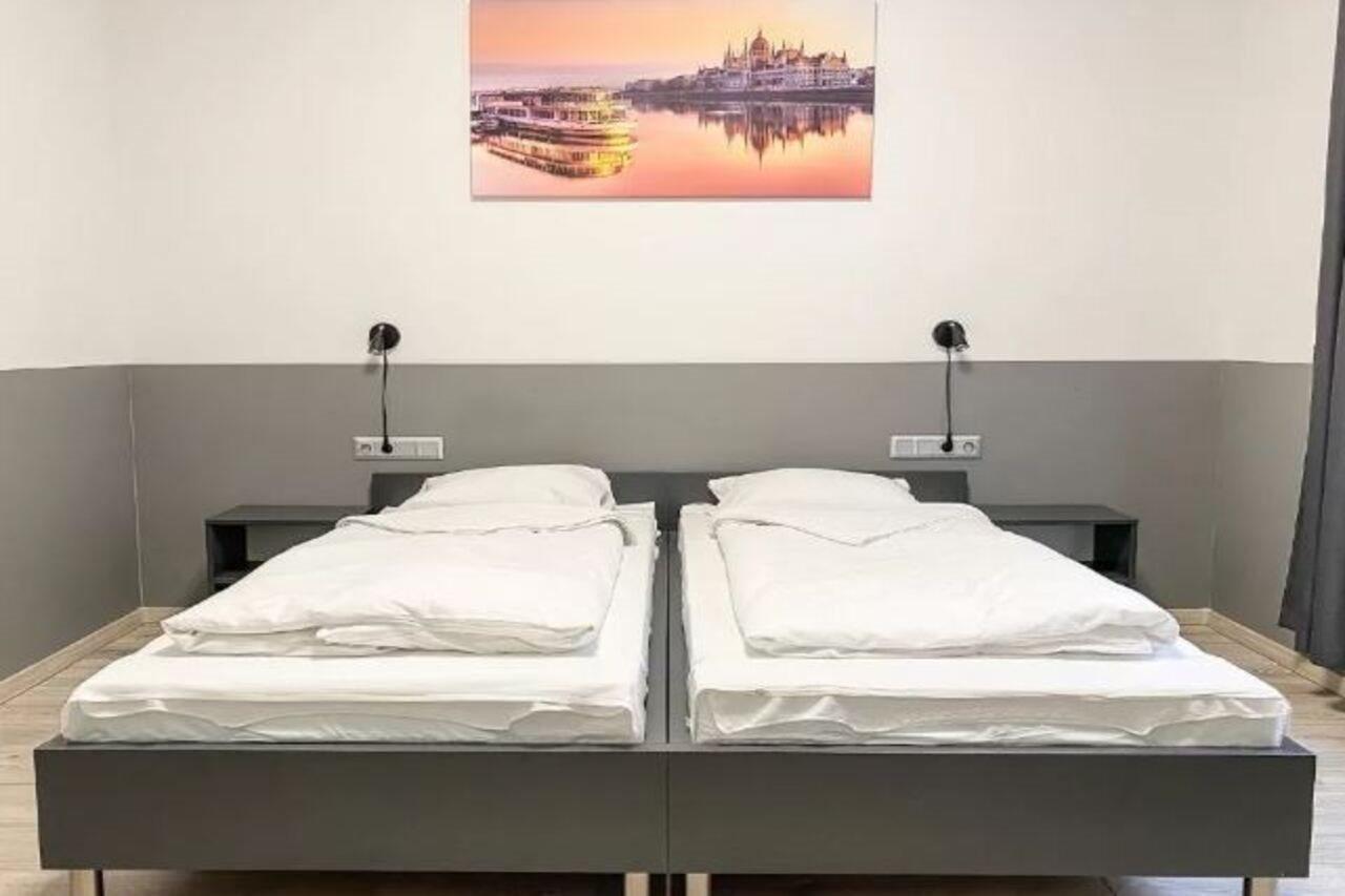 Bed and Breakfast Dominik Panzio à Budapest Extérieur photo