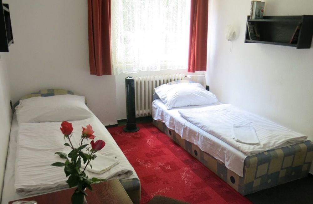 Bed and Breakfast Dominik Panzio à Budapest Extérieur photo