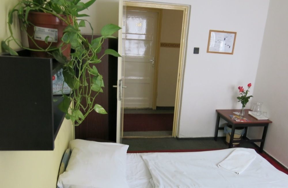 Bed and Breakfast Dominik Panzio à Budapest Extérieur photo
